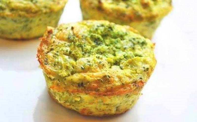 Healthy Recipe: Protein Packed Cheesy Broccoli Cupcakes!
