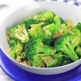 Healthy Recipe: Buttered Garlic Broccoli