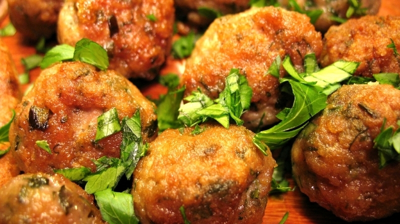 Healthy Recipe: Cheesy Turkey Meatballs