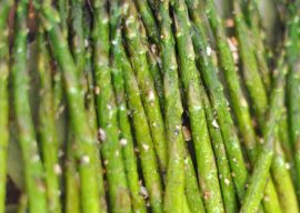 Healthy Recipe: Delicious Asparagus with Garlic Pesto
