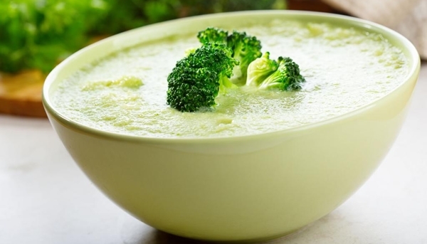 Broccoli Soup with Garlic & Onions
